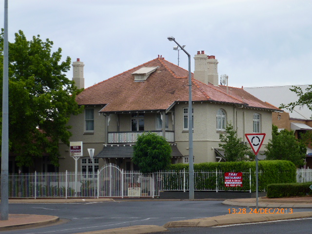 Dubbo - Building on the Corner of Brisbane & Wingewarra Sts - 2013-12-24 by sandyriva