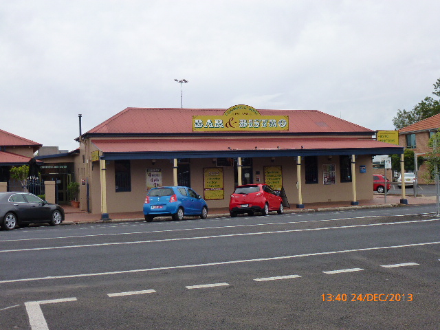 Dubbo - Commercial Hotel - 2013-12-24 by sandyriva