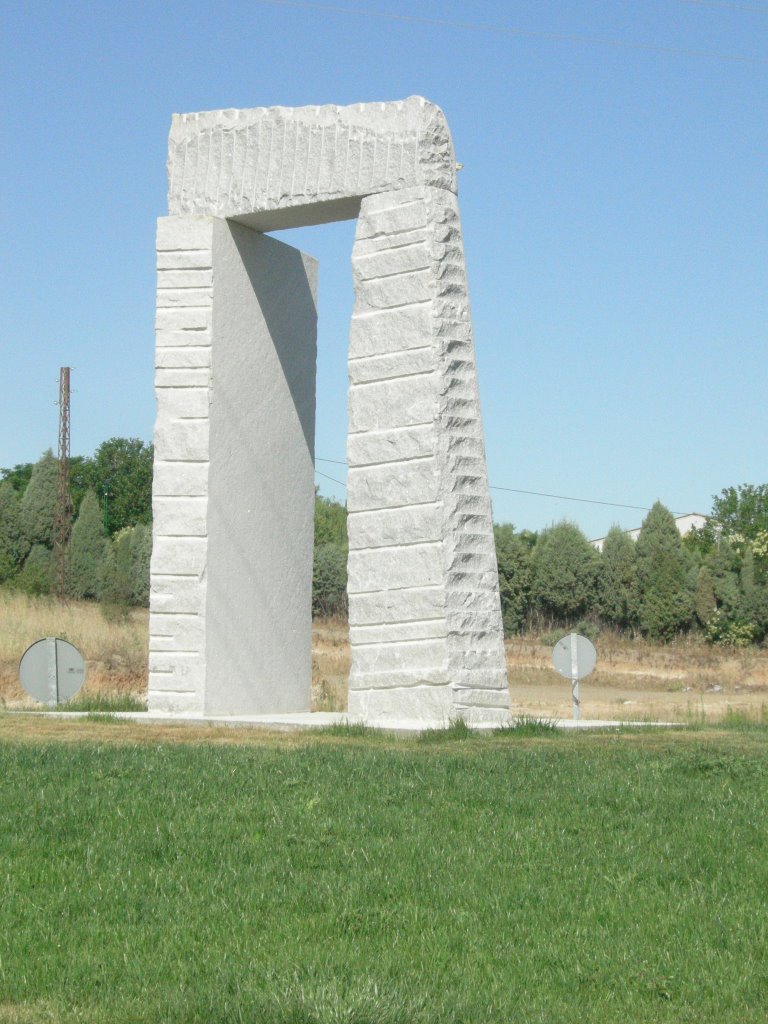 Escultura Puerta de Maqueda by chusete