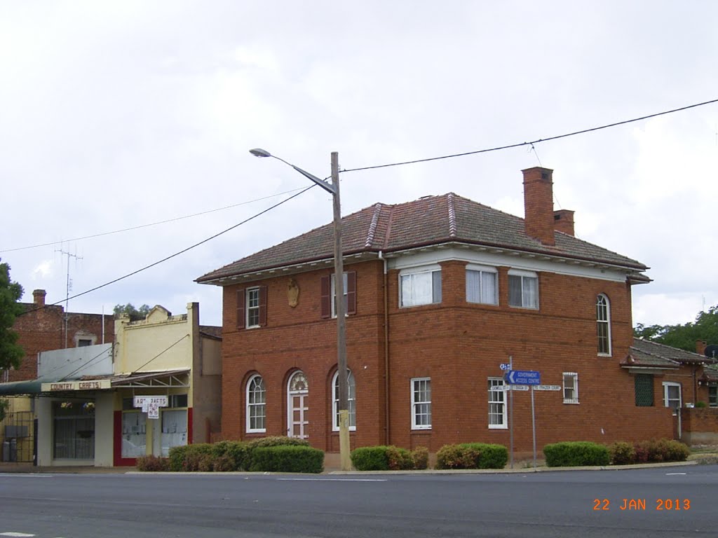 Peak Hill - Former Bank - 2013-01-22 by sandyriva