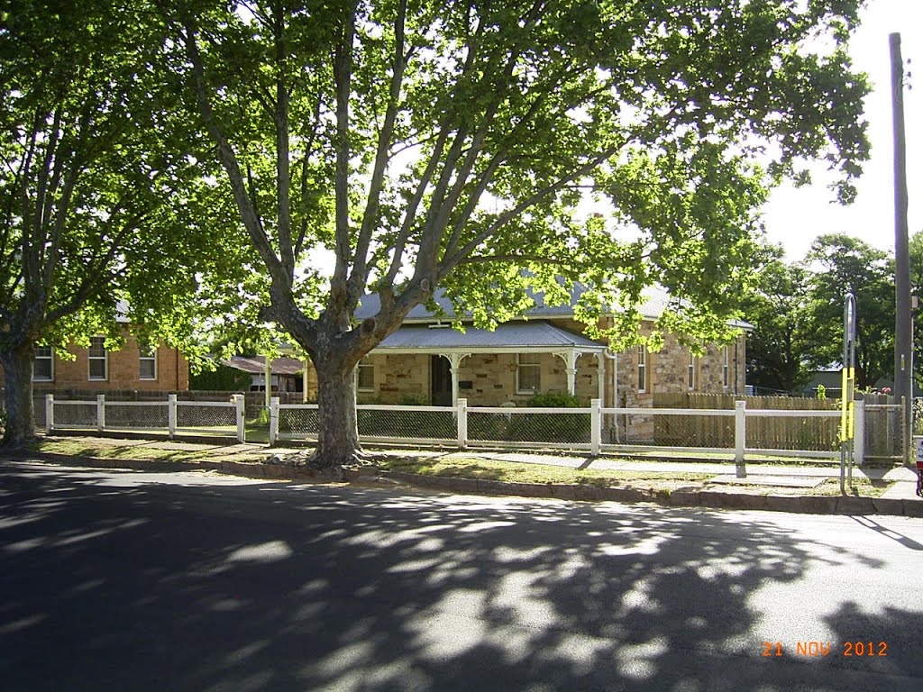 Rylstone - Residence Next to Court House - 2012-11-21 by sandyriva