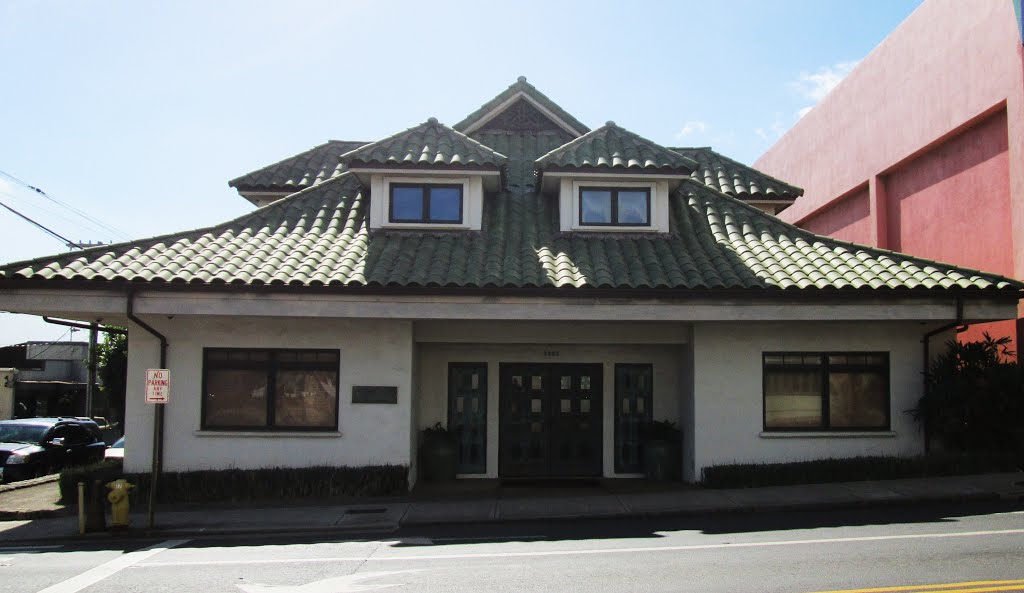 WAILUKU - corner of Main & N. Market Streets by stabins