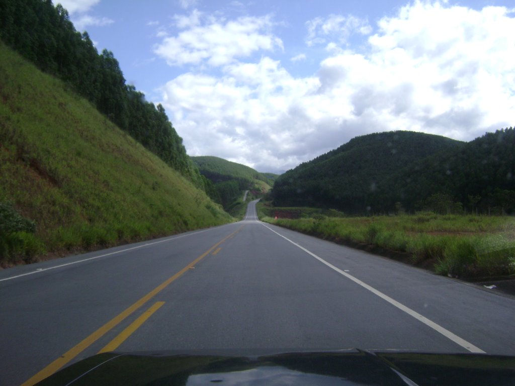 Rodovia de acesso a Cruzeiro by EulerGBarbosa