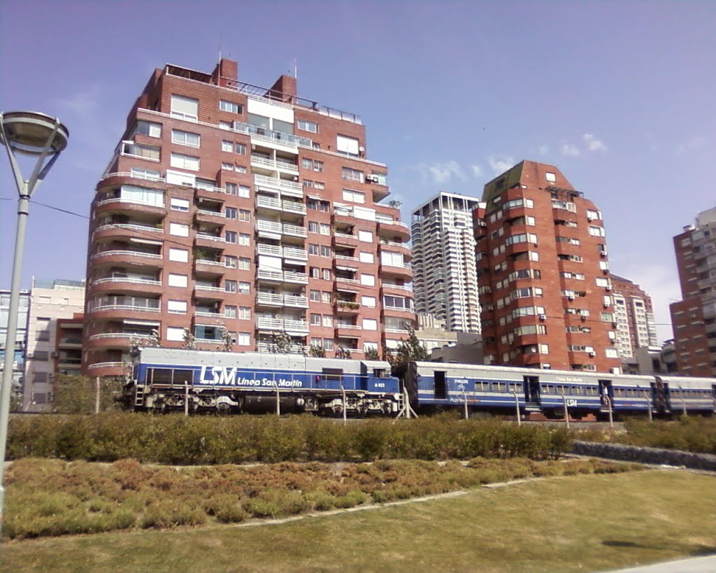 Torres de Edifcios y Ferrocarril by legiondeby