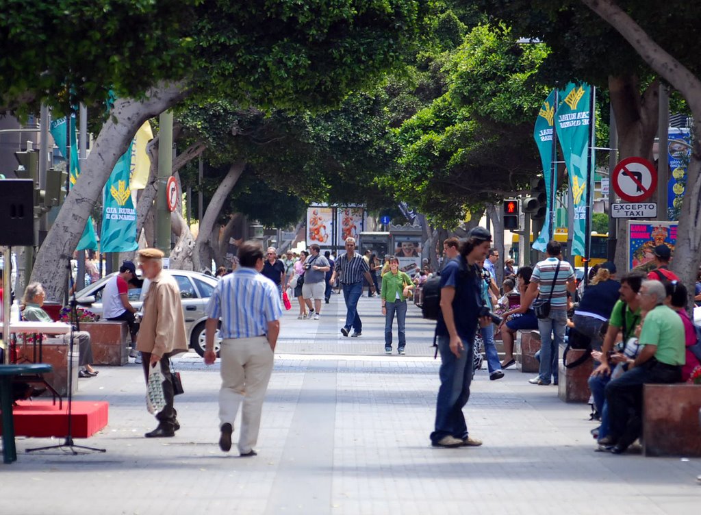 Rambla Mesa y Lopez by gu_del_space