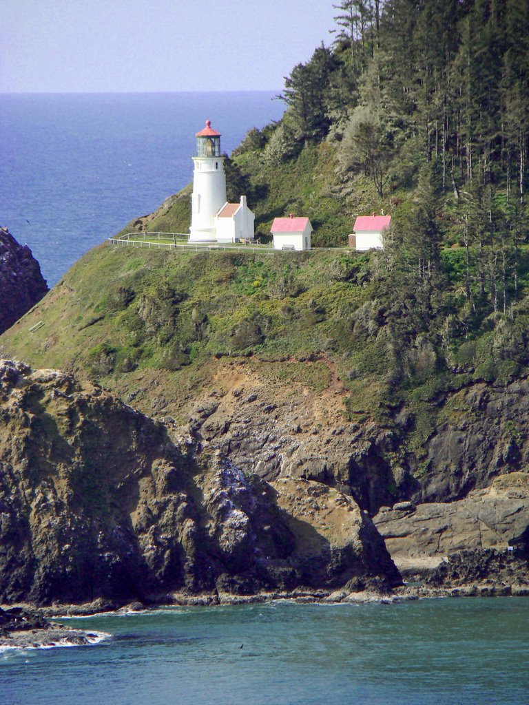 Heceta Head Lighthouse by czaritza