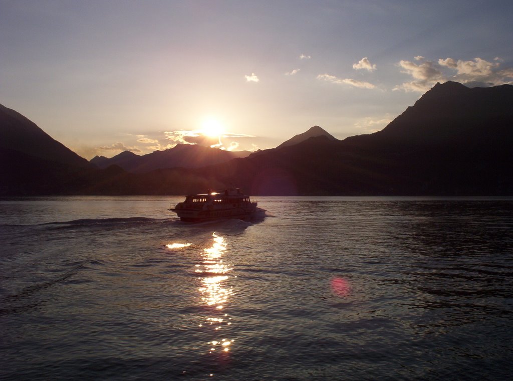 Sunset at Varenna / Lago di Como by Hauke Wittern