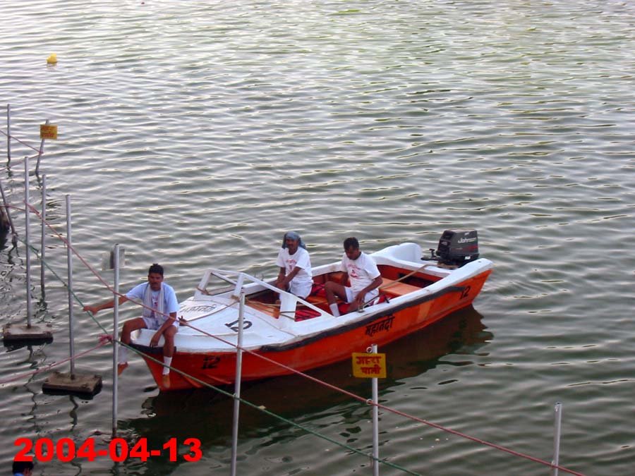 BOAT AT SIDDHAVAT by rdbansiya