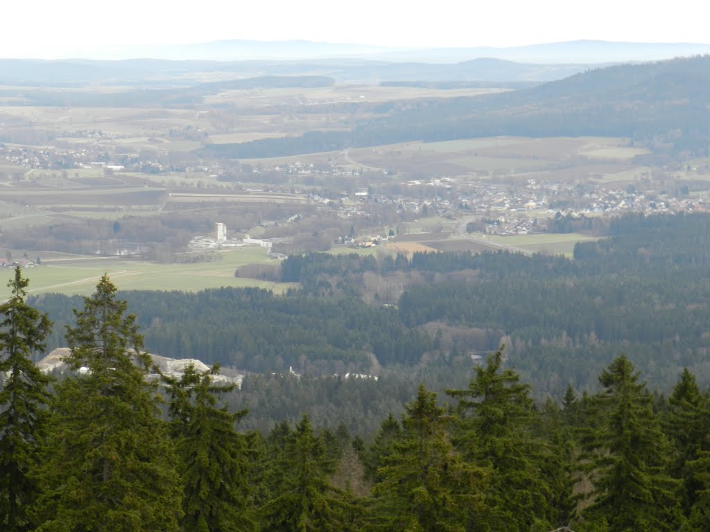 Blick auf Tröstau mit Steinbruch by JazzNash