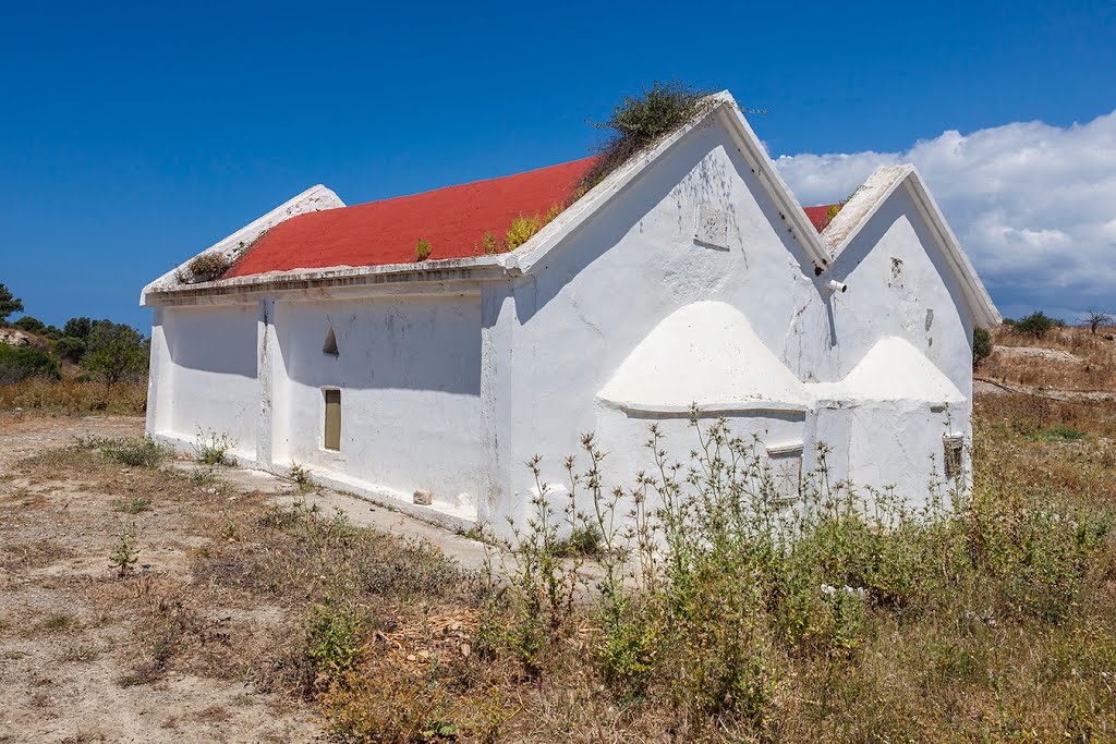 Church of Agia Triada south of Archelogical site of Agia Triada-Crete by oyenleif