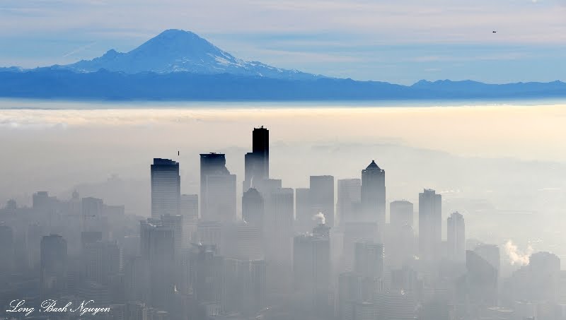 Foggy Seattle, Mount Rainier,Washington by longbachnguyen