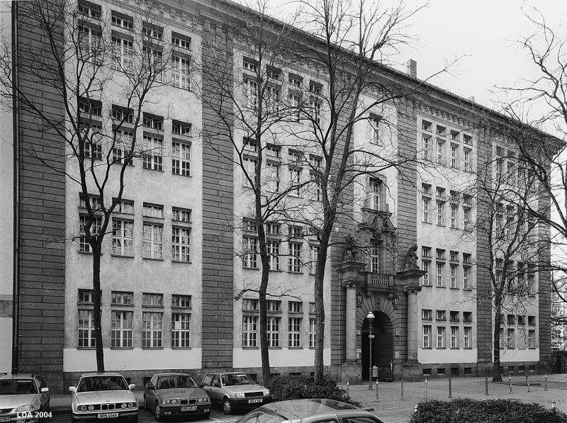 Carl-Bolle-Grundschule by Tarekboy14