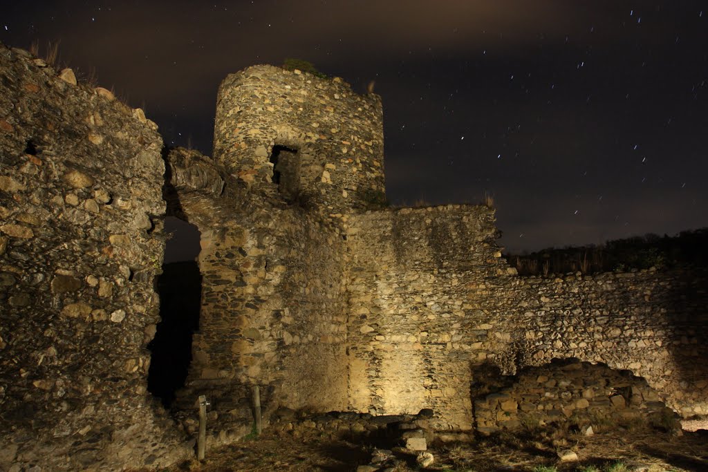 Torre Castell Montclús by Víctor Gavaldà