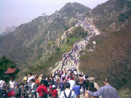 Crowd at Mt. Taishan by Robin Voon