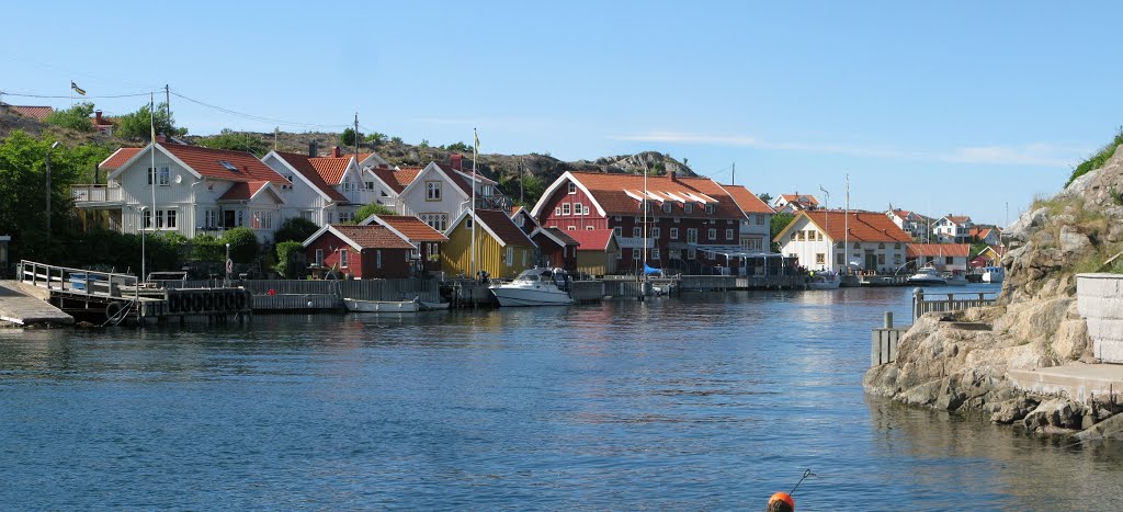 Härön seen from Kyrkesund brygga, Tjörn, 2013 by Biketommy