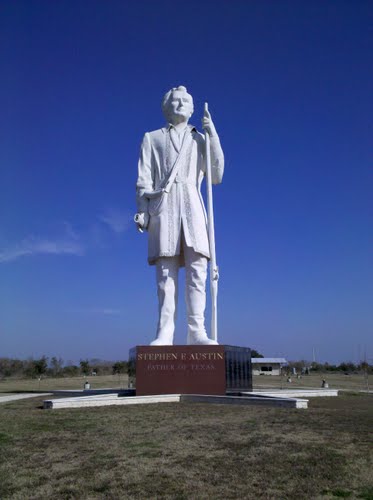 Stephen F. Austin statue, Angleton, Texas, United States. 18.2 m by ysmaseta