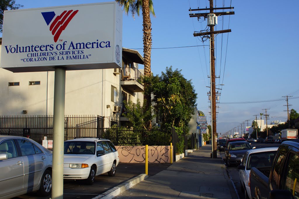 2013, Lankershim Boulevard, Volunteers of America by tceng