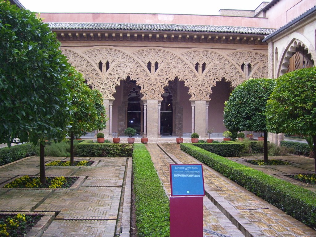 Palacio de la Aljafería. Patio de la Reina Isabel.Zaragoza, España by Gladys Zambrano R.