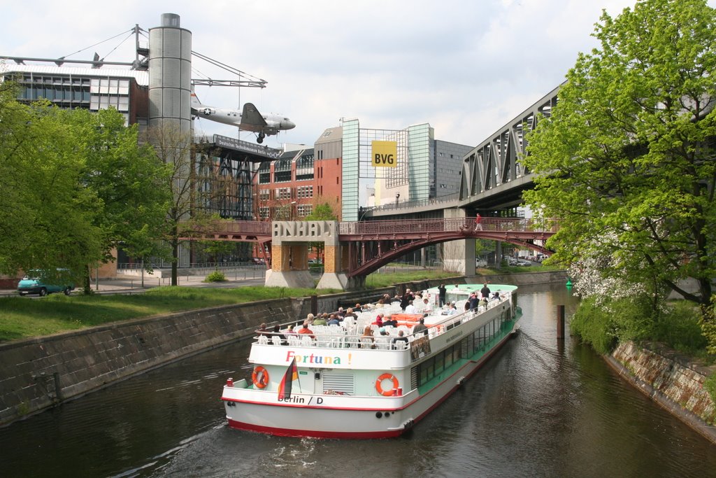 Deutsches Technik Museum, Anhaltsteg, U-Bahnbrücke vom Möckernbrücke; Berlin-Kreuzberg by Carl030nl