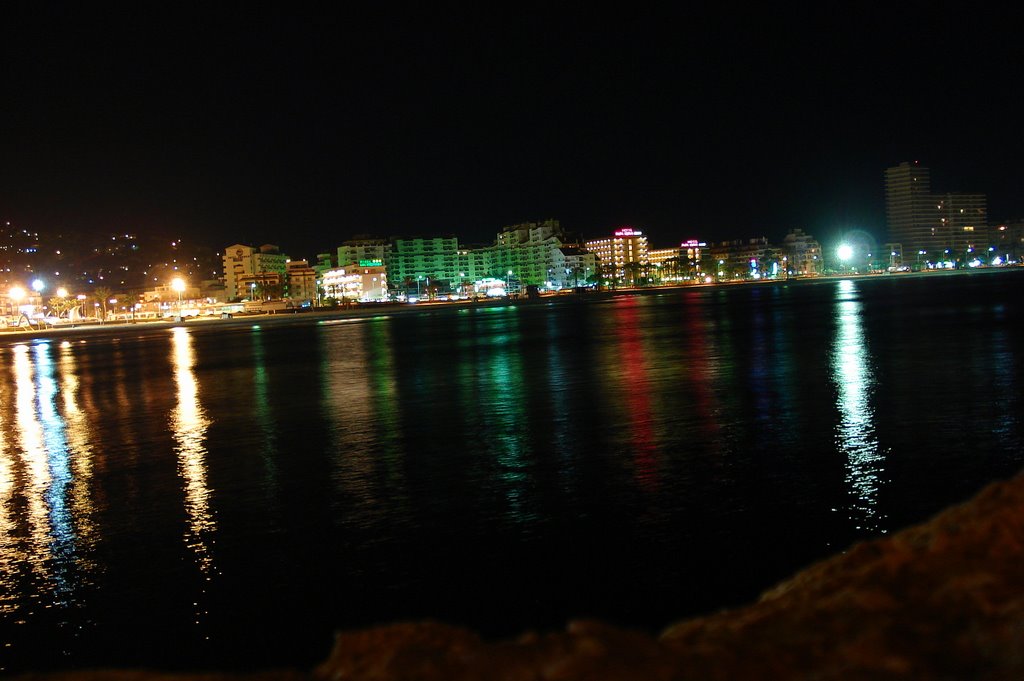 Nocturna playa by jdaniel81