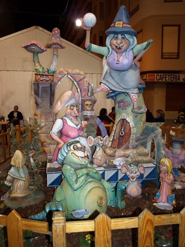 Falla n 24 - Cadiz . Literato Azorin . Reina doña Maria, año 2008 by Ximo13