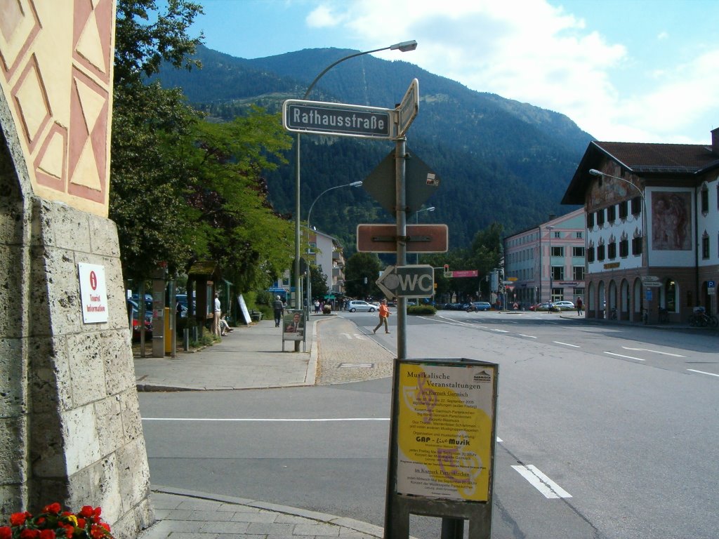 Kreuzung Rathausstraße in Garmisch-Partenkirchen by internati