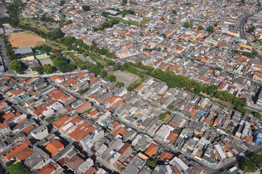 BrSPSaoPaulo2883_271213(foco-aereo)JdPorteiraGrande-BonifacioGomesSiqueira by IzeKampus