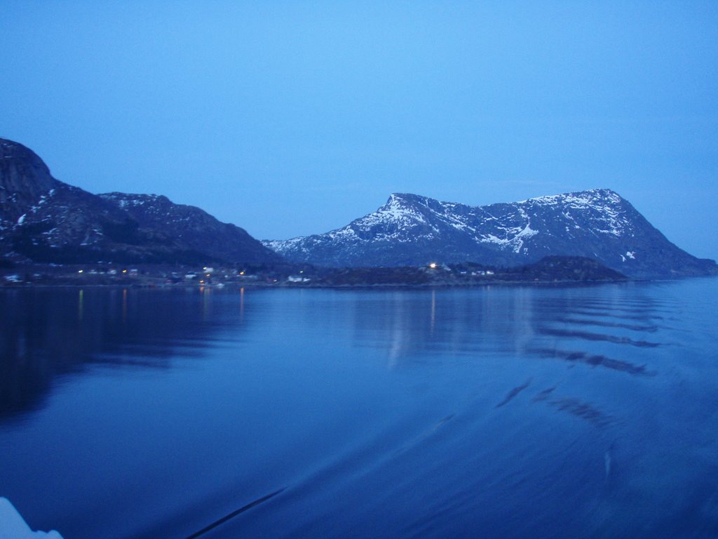 Lofoten by Hans-Thomas Müller