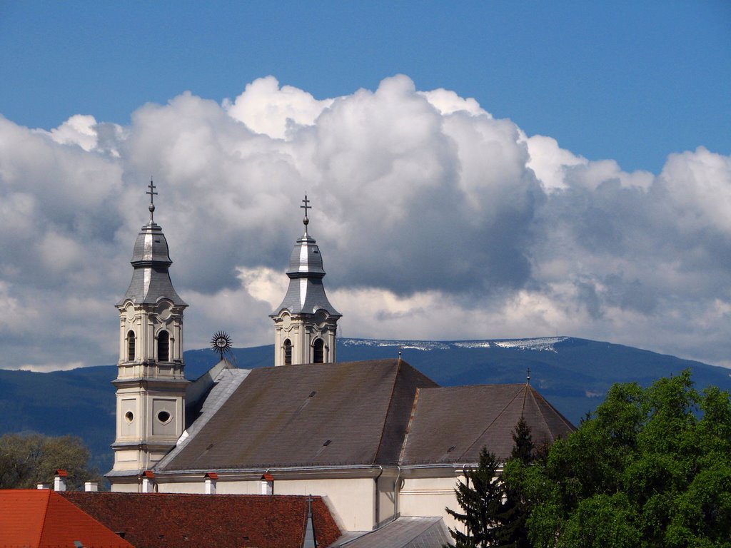 Csiksomlyói Búcsú 2008 - "A Kegytemplom és a Csicsói-Hargita komor fellegekkel" by Dénes László