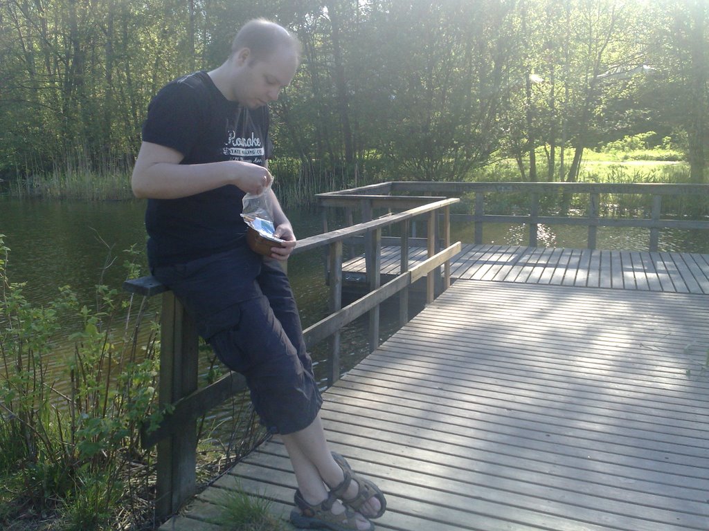 Http://www.geocaching.com/seek/cache_details.aspx?guid=c06d17c7-a3f6-4f74-b085-01d46692b3f8 by kurrre