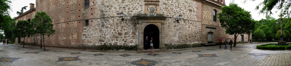 Exterior de la Basilica by © Victor Madera