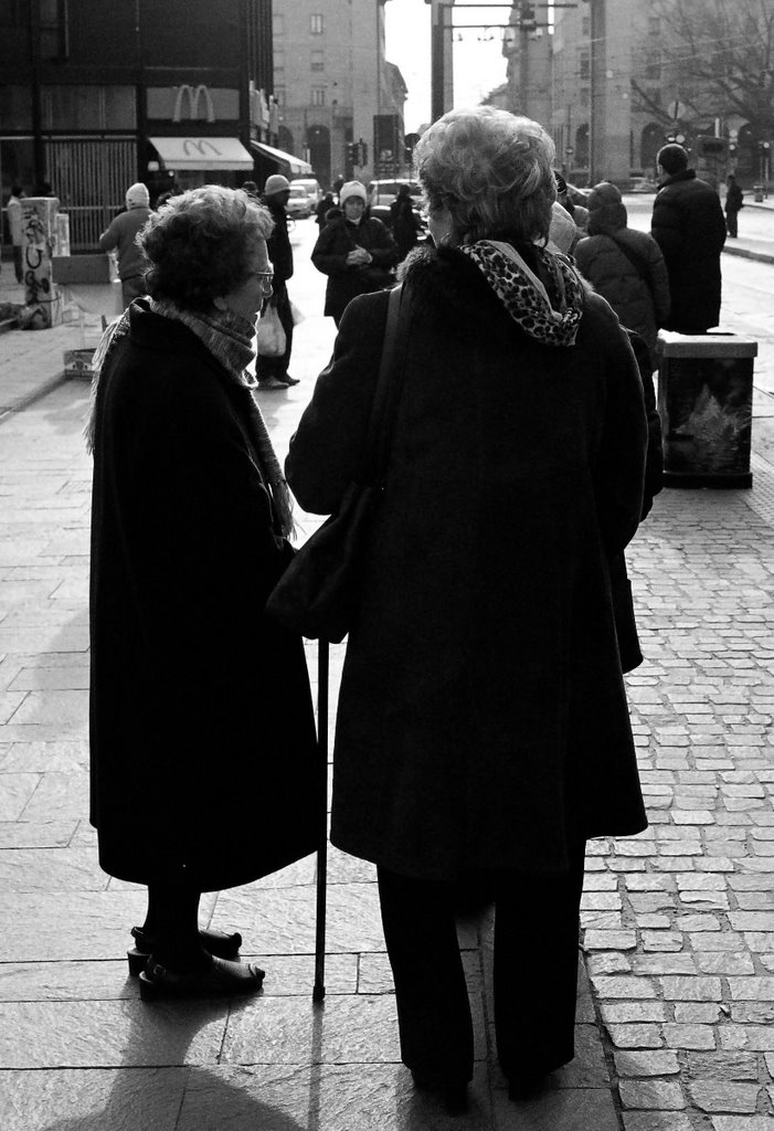 Le sùre aspettano il tram by velvetdawn