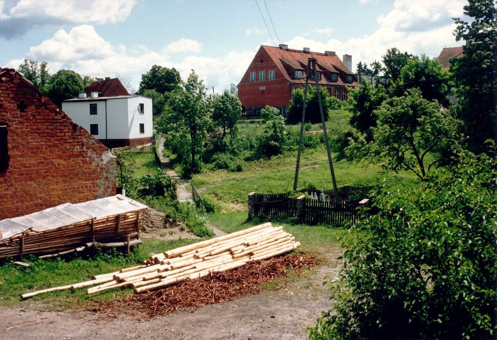 Czerwonka: path to the school. (1994) by arco_on_tour