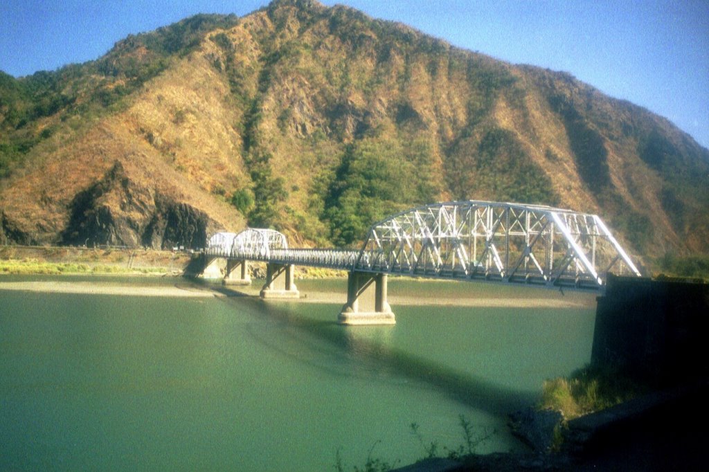 Banaoang Bridge by scali