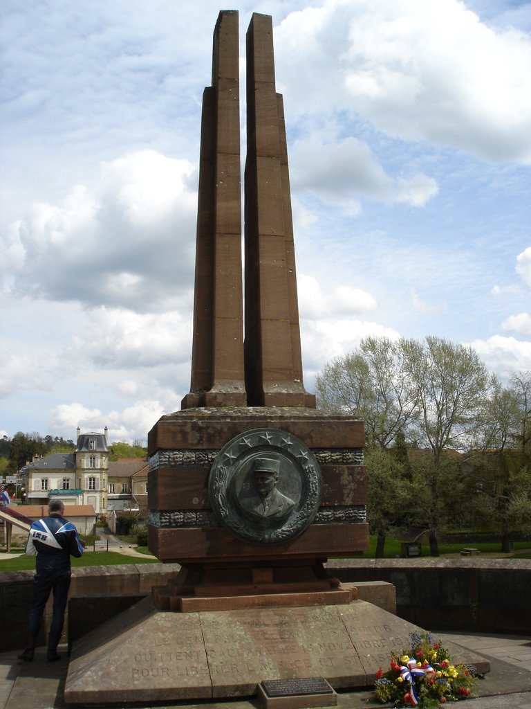 Baccarat - War Memorial by PeterS-ZH