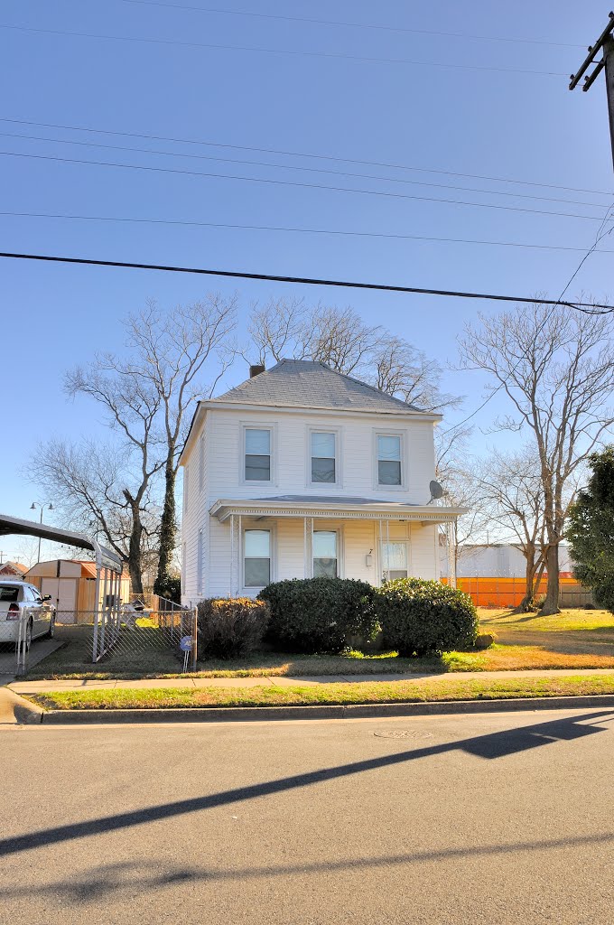 VIRGINIA: HAMPTON: PHOEBUS: private residence, 7 East County Street by Douglas W. Reynolds, Jr.