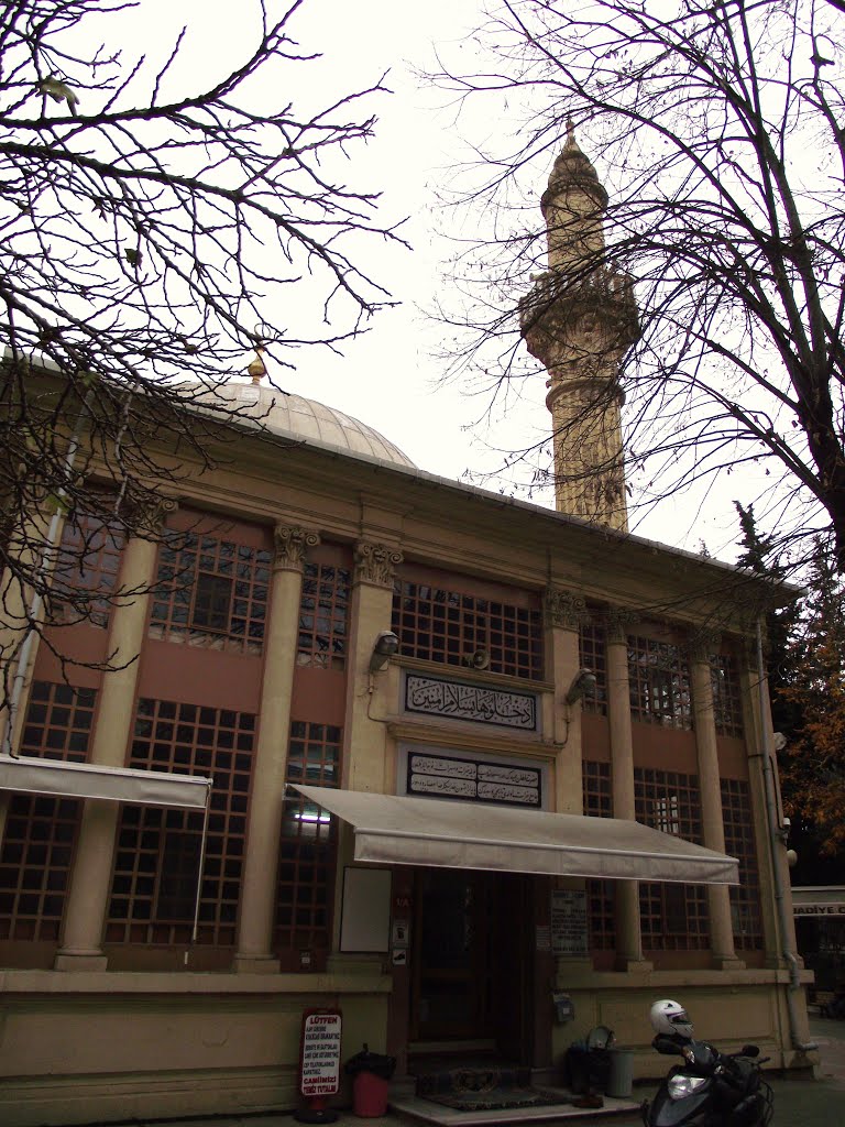 Kadıköy, Suadiye Camii by Kasım OKTAY