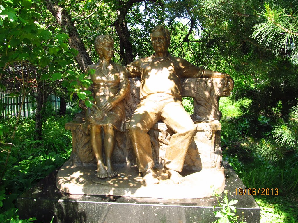 Victor Astafyev's statue in the yard of his house by Anuar T