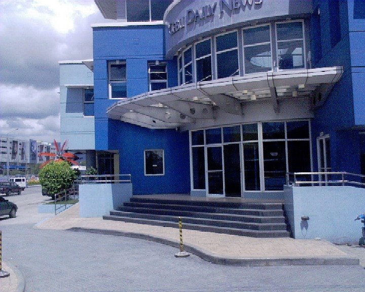 Cebu Daily News Building 3-11-2008 by wonderworld