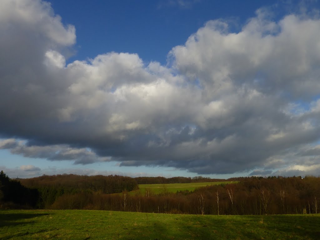 Januarwolken hinter Töckelhausen by Hausmaus