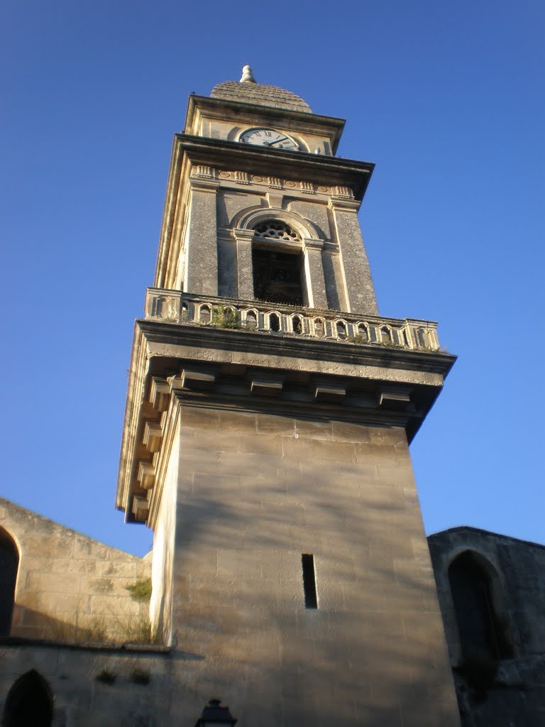 Eglise de Fontvieille by Charbela