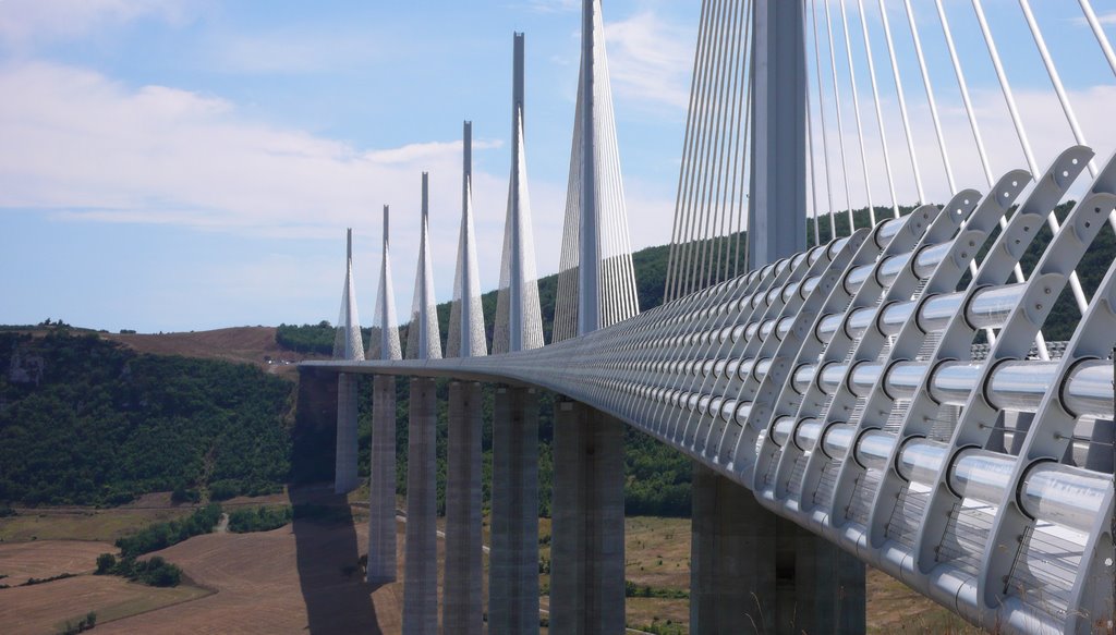 Viaduc de Millau by !!!Gert!!!