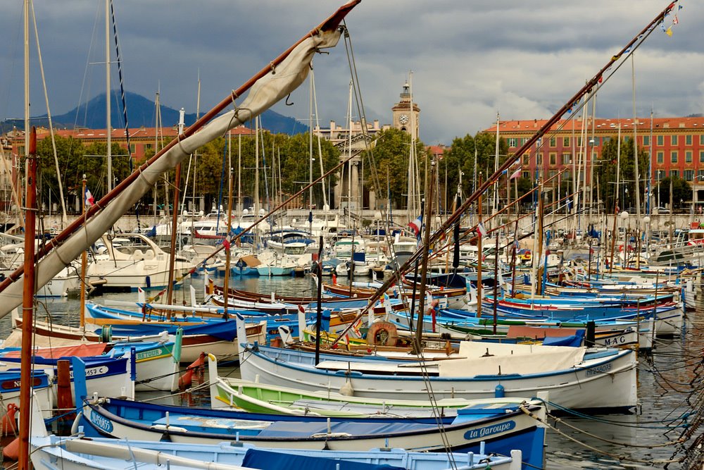 Le vieux port de Nice by Marc van Gindertael