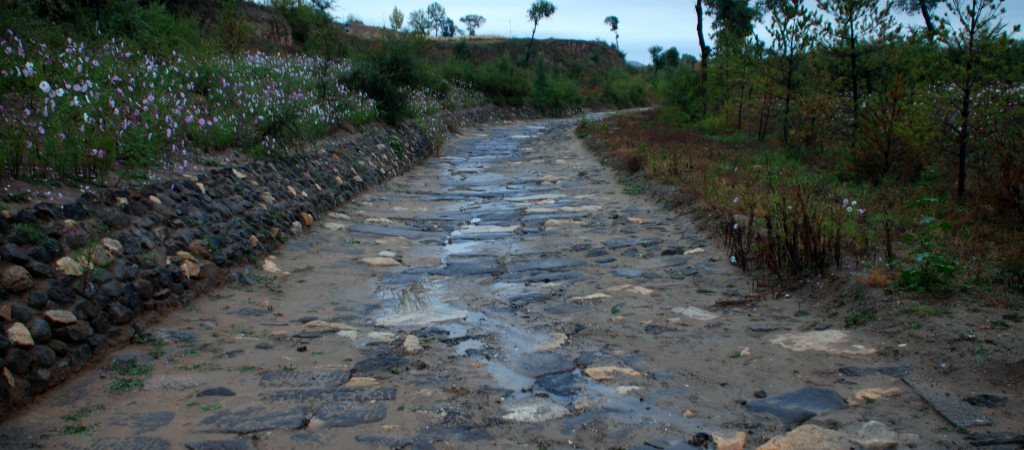 杀虎口古道 Old Road to Shahukou Fortress by 满仓