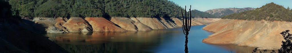 Lake Oroville, Low Water Level by Hank Hansen