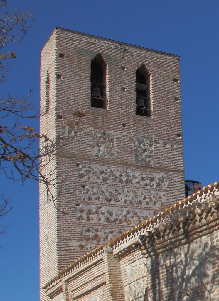 Ermita de santa María la Antigua - Detalle by F. Campayo