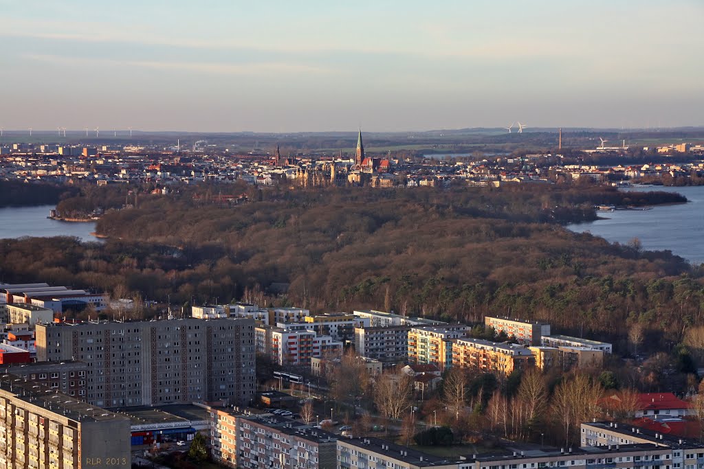 Schwerin, Stadt der Seen und Wälder by Mecklenburg pro Panoramio