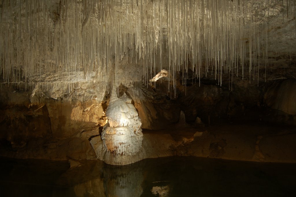 Grottes de Choranche concrétions by Christophe Calmon