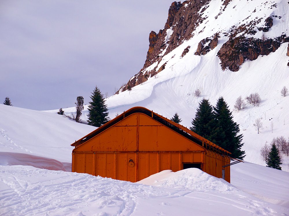 Cabane sur les pistes de fond by cojjack