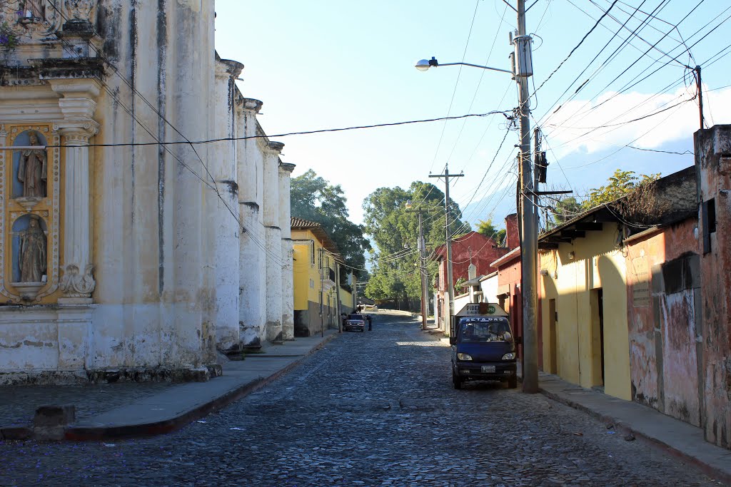 Street view Antigua (looking south) by Mike Kurtzman